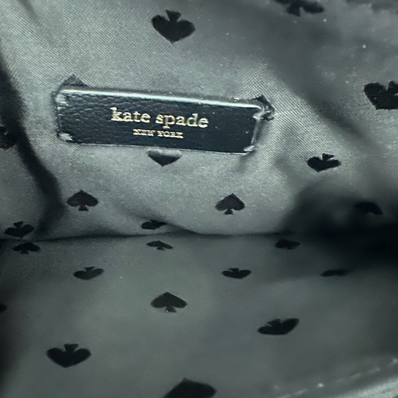Kate Spade vinyl crossbody - Picture 3 of 4